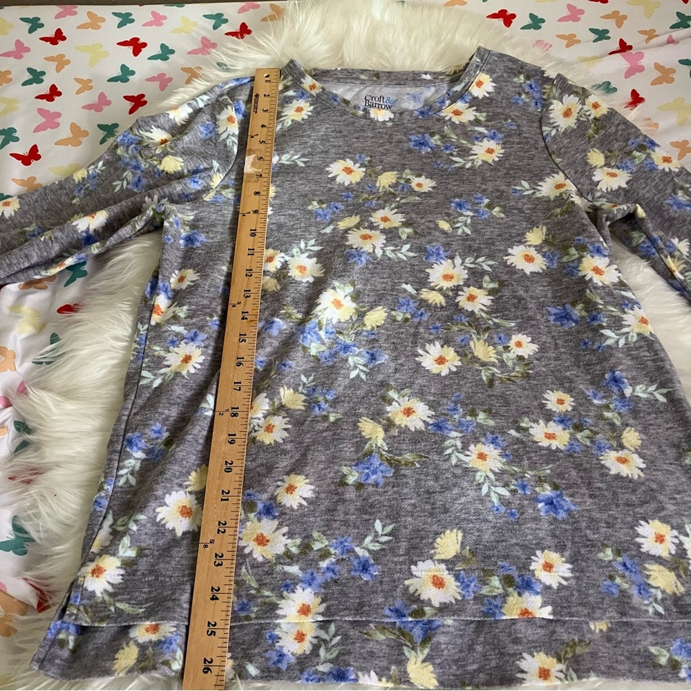 Croft & Barrow Gray Floral Long Sleeve Top